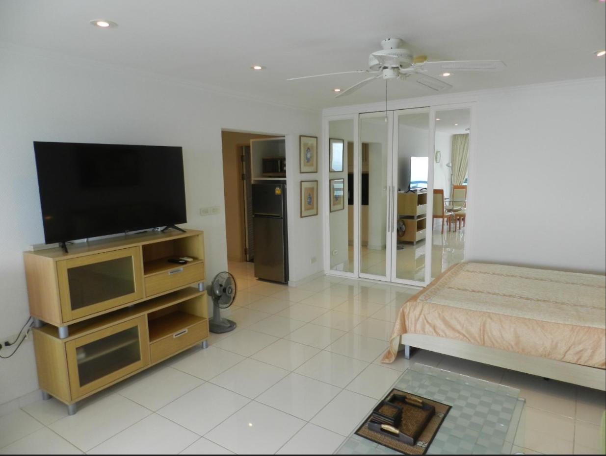Jomtien Plaza Condotel Pokoj fotografie