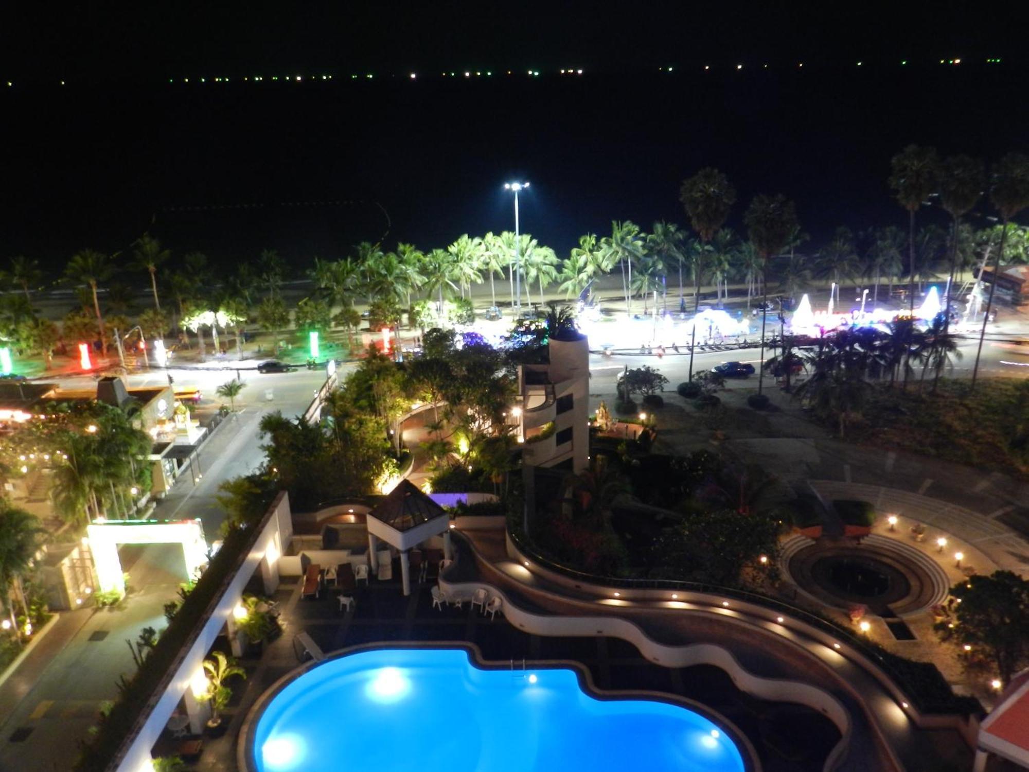 Jomtien Plaza Condotel Pokoj fotografie